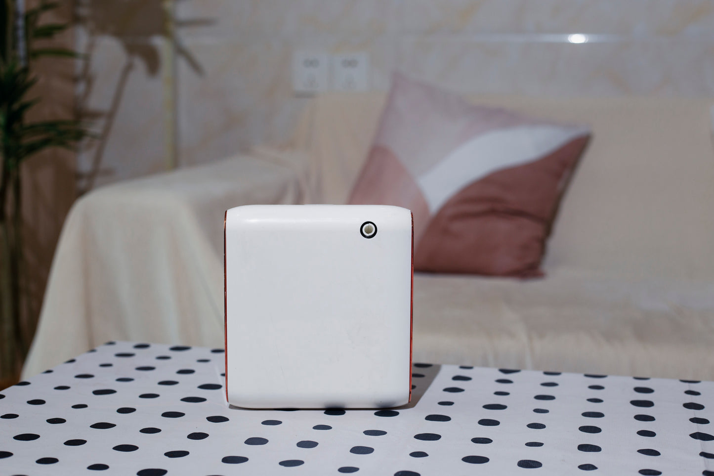 🧼 Diffuseur Mural AE108 – Élégance discrète et performance olfactive